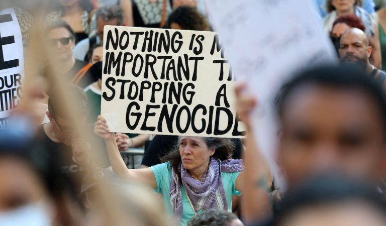 Columbia adopta la definición oficial de antisemitismo y rechaza el diálogo con los estudiantes propalestinos para recuperar los fondos del Gobierno | Internacional Columbia adopta la definición oficial de antisemitismo y rechaza el diálogo con los estudiantes propalestinos para recuperar los fondos del Gobierno | Internacional