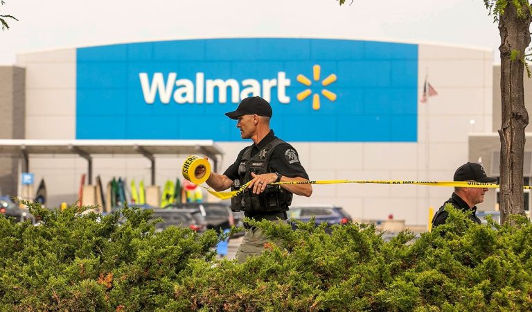Al menos 11 heridos en un apuñalamiento múltiple en un centro comercial de Míchigan Al menos 11 heridos en un apuñalamiento múltiple en un centro comercial de Míchigan