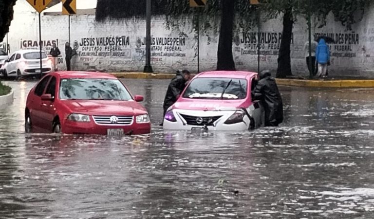 Videos | Caos en Periférico Sur y avenida Luis Cabrera por granizada e inundaciones Videos | Caos en Periférico Sur y avenida Luis Cabrera por granizada e inundaciones